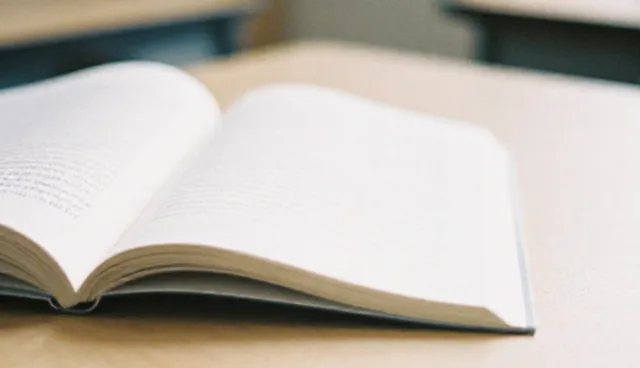 教学资源开发：中小客户问题分析与趋势洞察